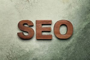 آموزش کامل نوشتن کپشن اینستاگرام: 8 مورد کلیدی، سوالات متداول، پاسخ‌ها و جدول جامع