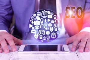 راز جذب مخاطب هدف: چکیده تجربیات نی‌نی‌سایت در سال 1404