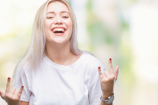 19 نکته کلیدی برای کسب درآمد از هوش مصنوعی در طراحی پوستر و بنر تبلیغاتی